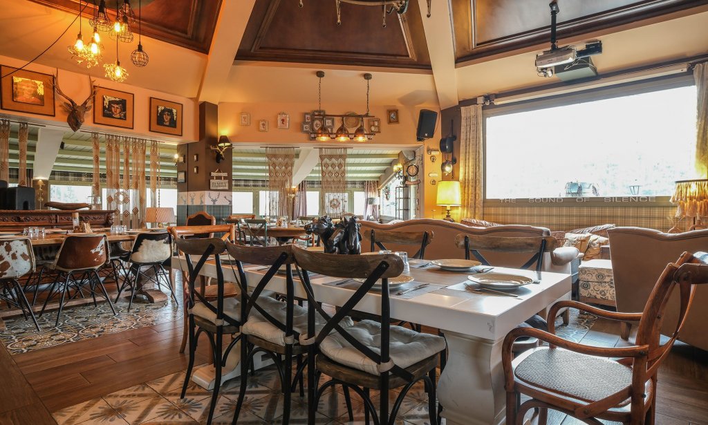 Black Pines Chalet