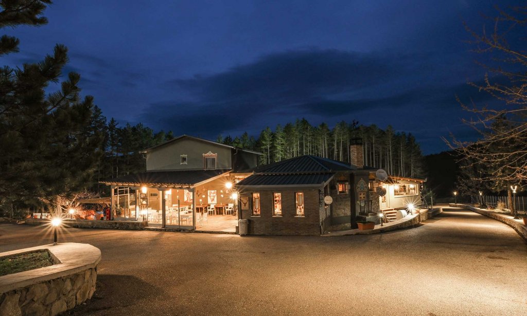 Black Pines Chalet
