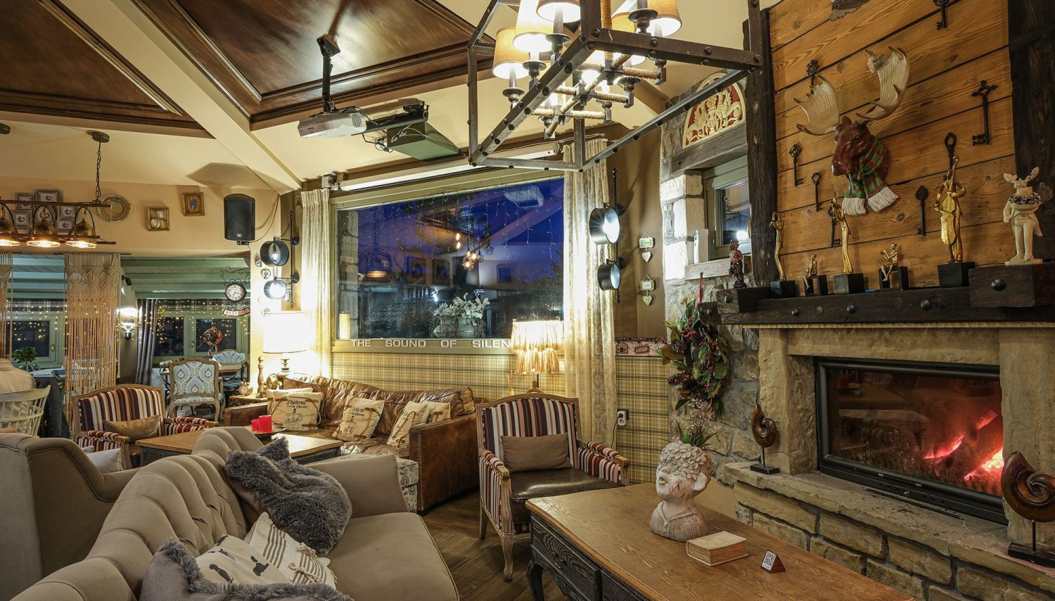 Black Pines <br/> CHALET