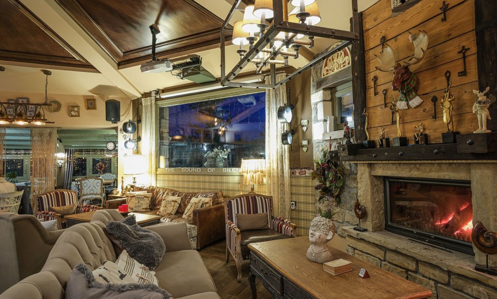 Black Pines Chalet