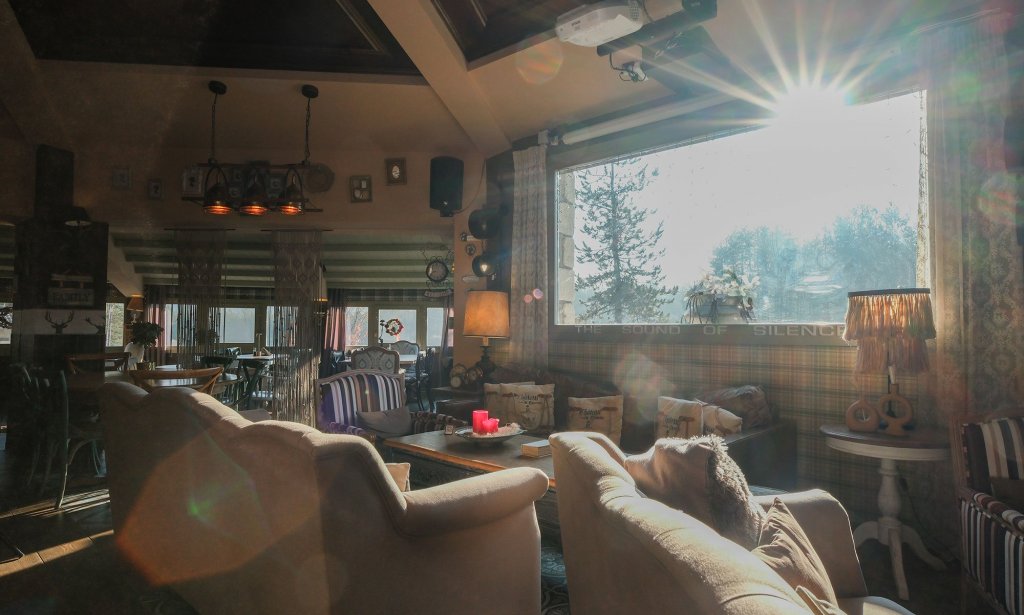Black Pines Chalet